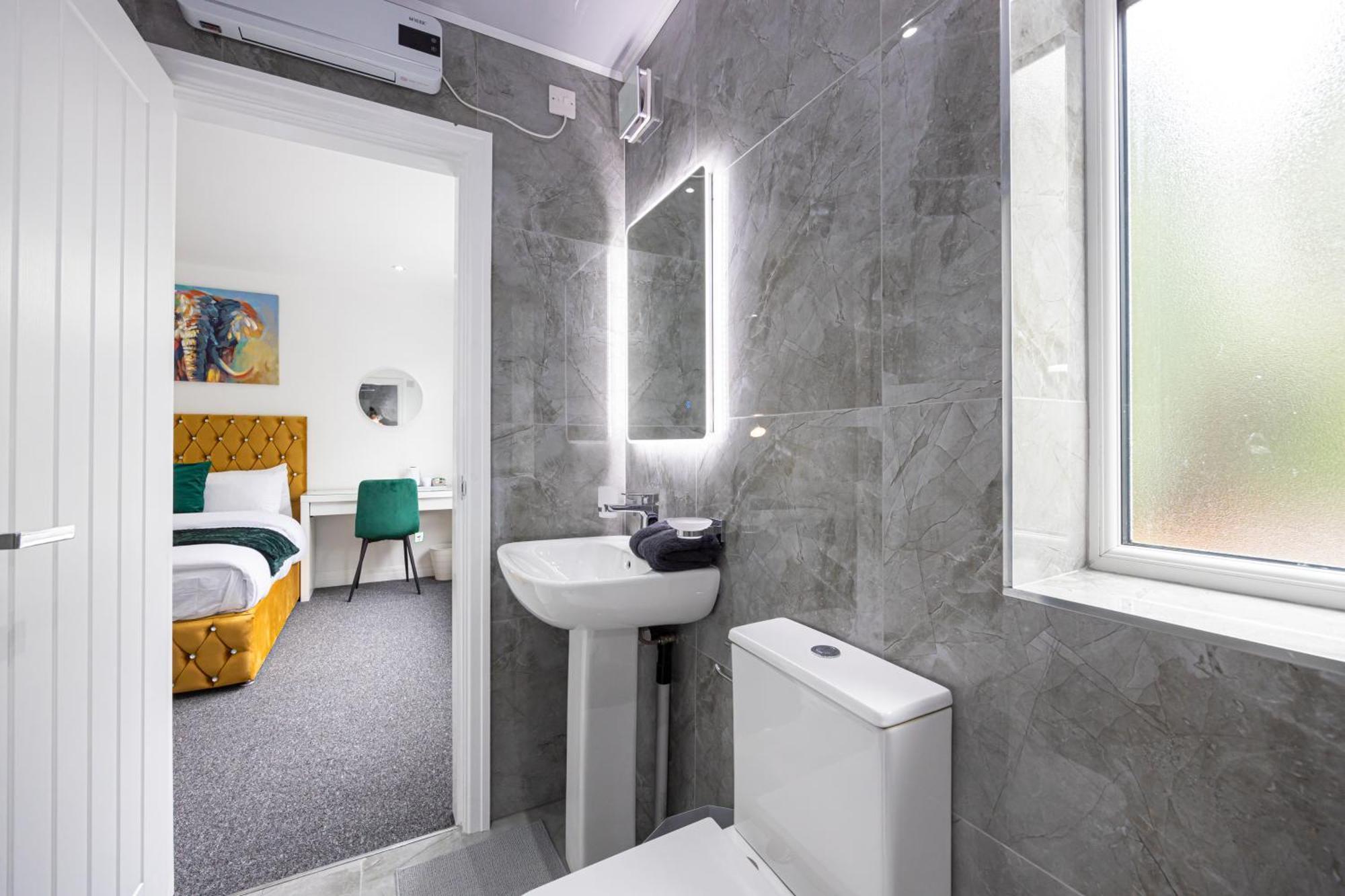 The Kent- Luxury Rooms Манчестер Экстерьер фото